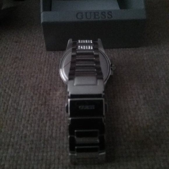 Guess Watch - Picture 2 of 4